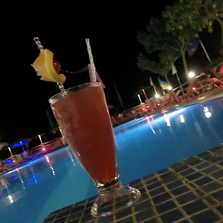 Santorini Camping&Hostel Fira  Dış mekan fotoğraf