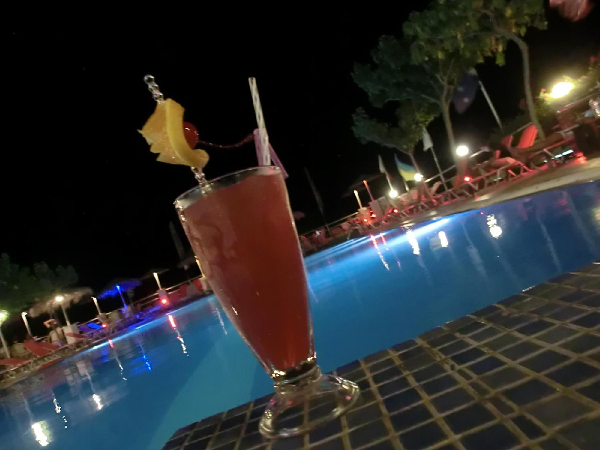 Santorini Camping&Hostel Fira  Dış mekan fotoğraf