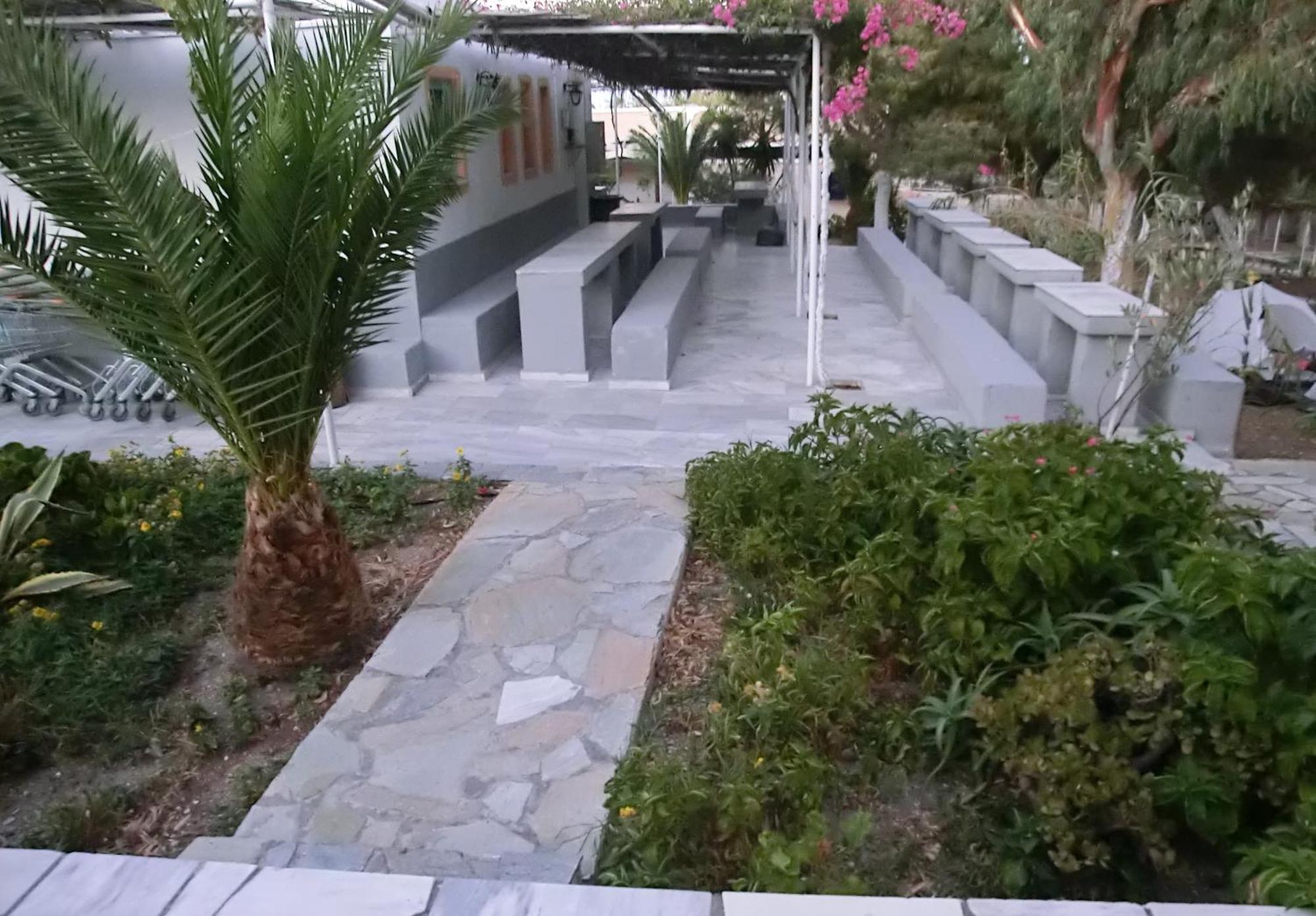 Santorini Camping&Hostel Fira  Dış mekan fotoğraf